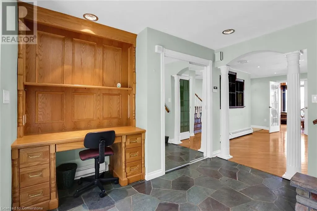 280A MAIN Street W