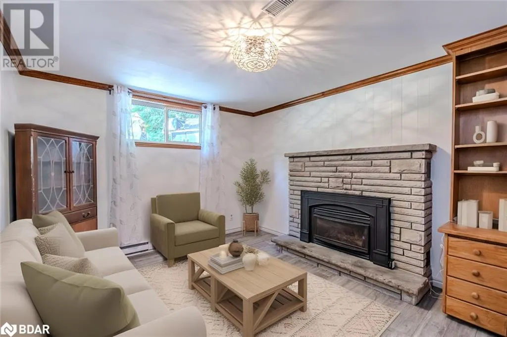 828 DOMINION Avenue