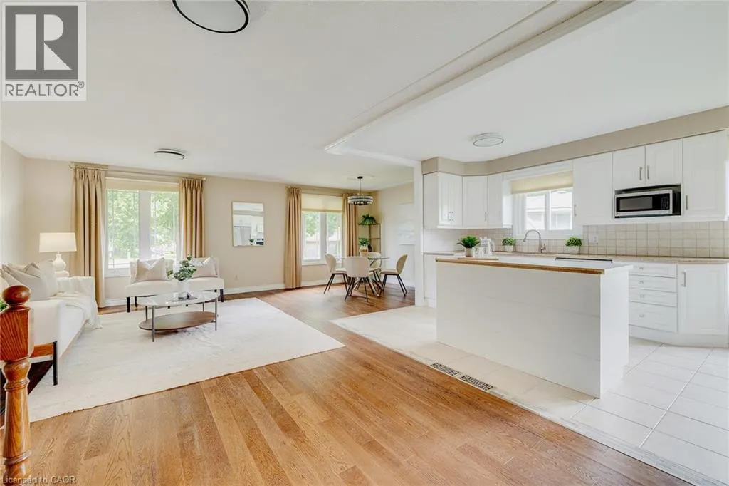 15 LAGUNA Crescent