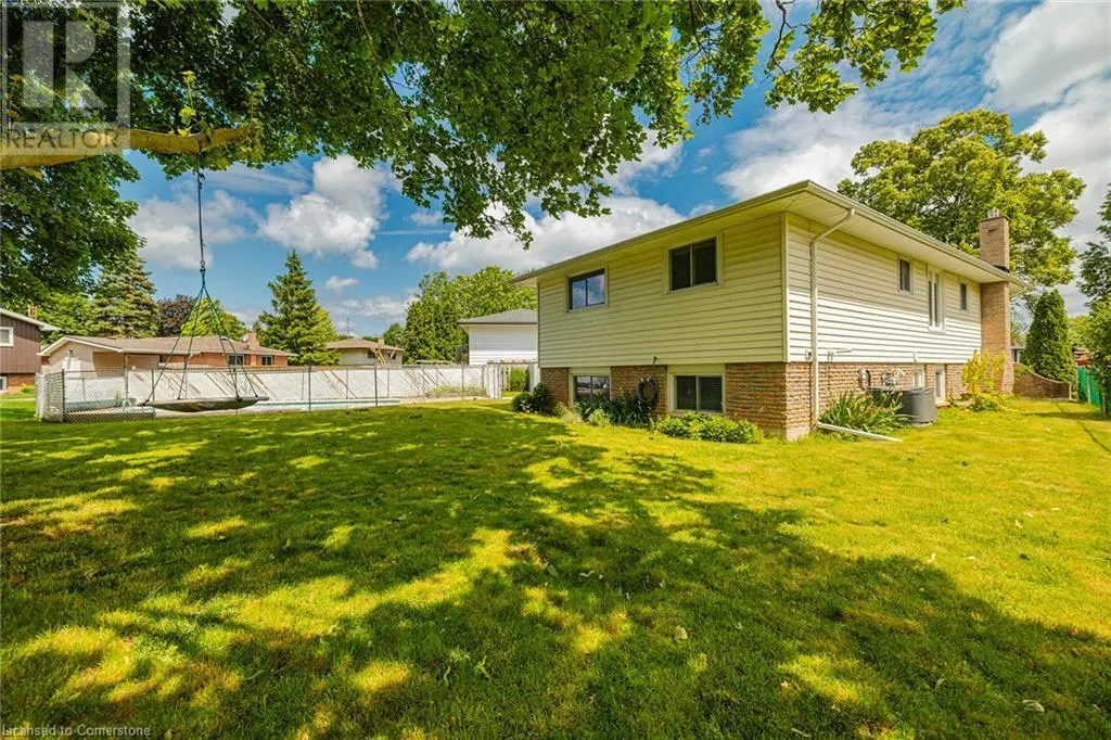 15 LAGUNA Crescent