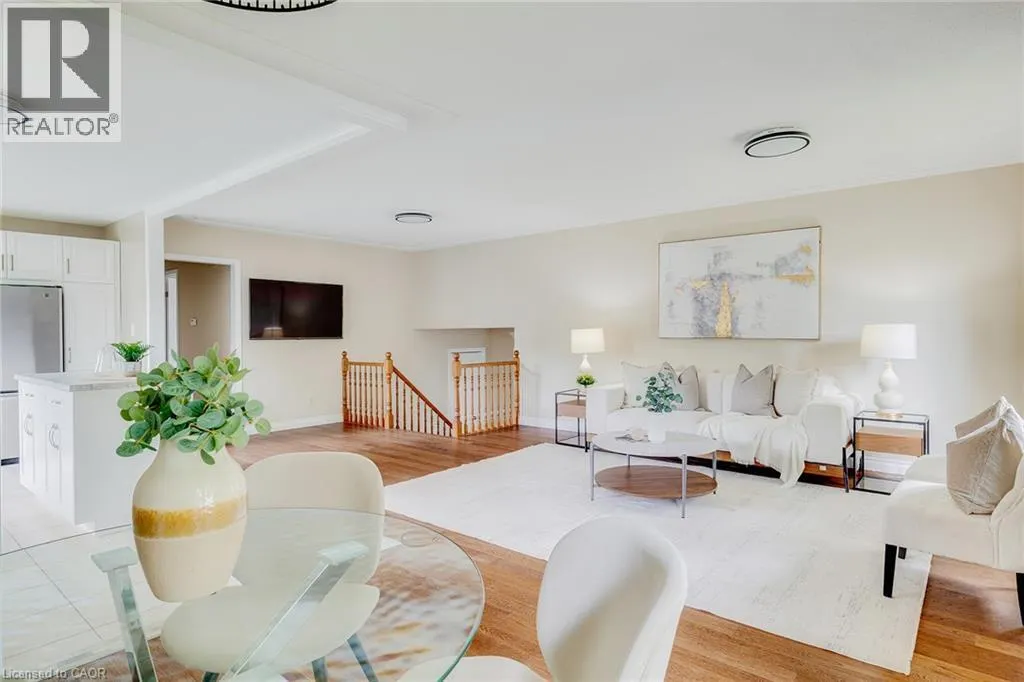 15 LAGUNA Crescent