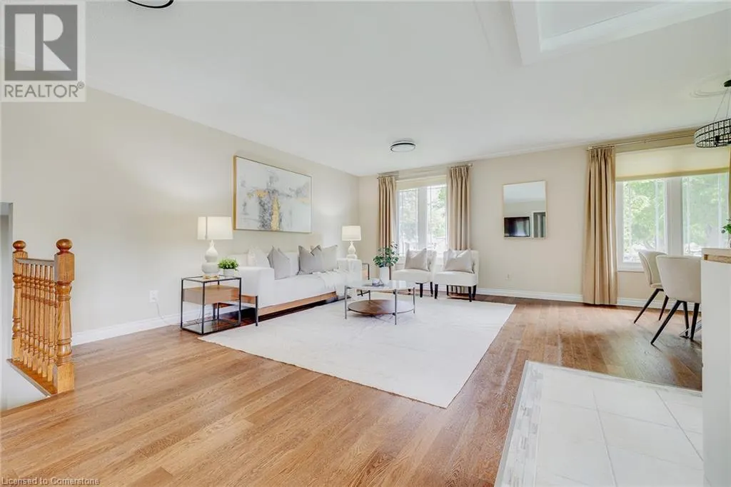 15 LAGUNA Crescent