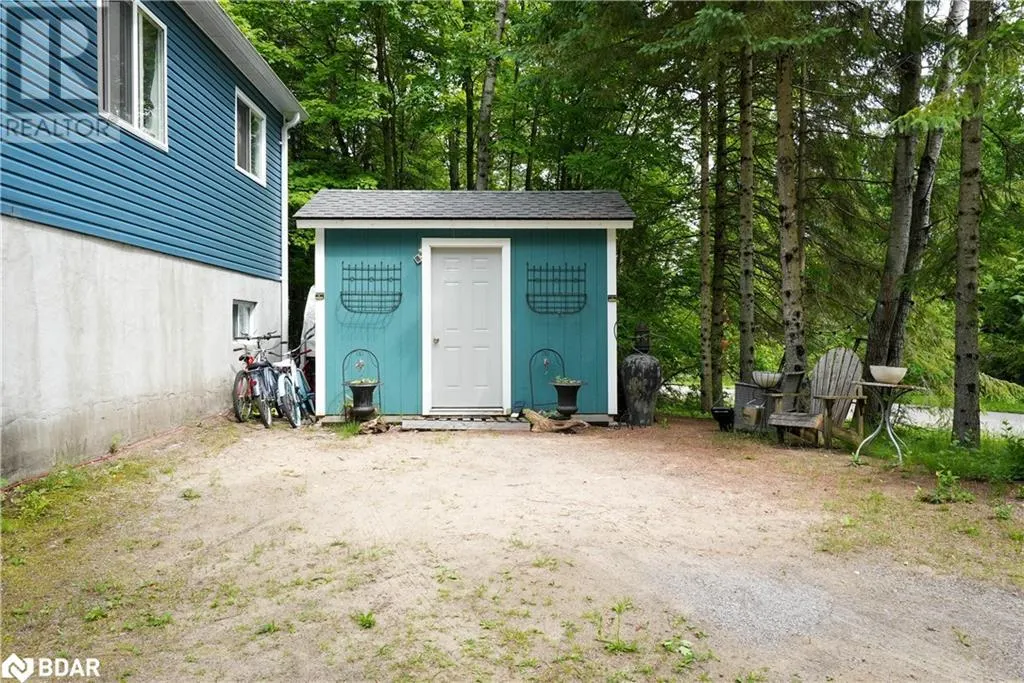 43 MANITOU Crescent