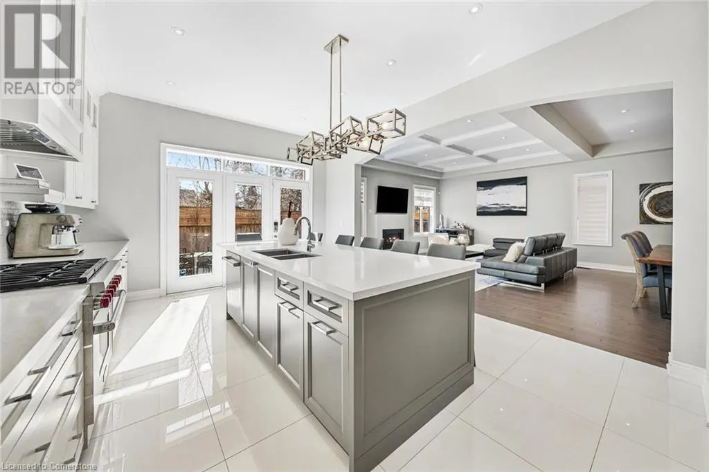 114 WATERVIEW Common