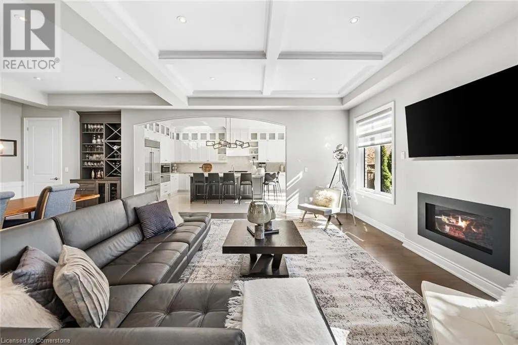 114 WATERVIEW Common