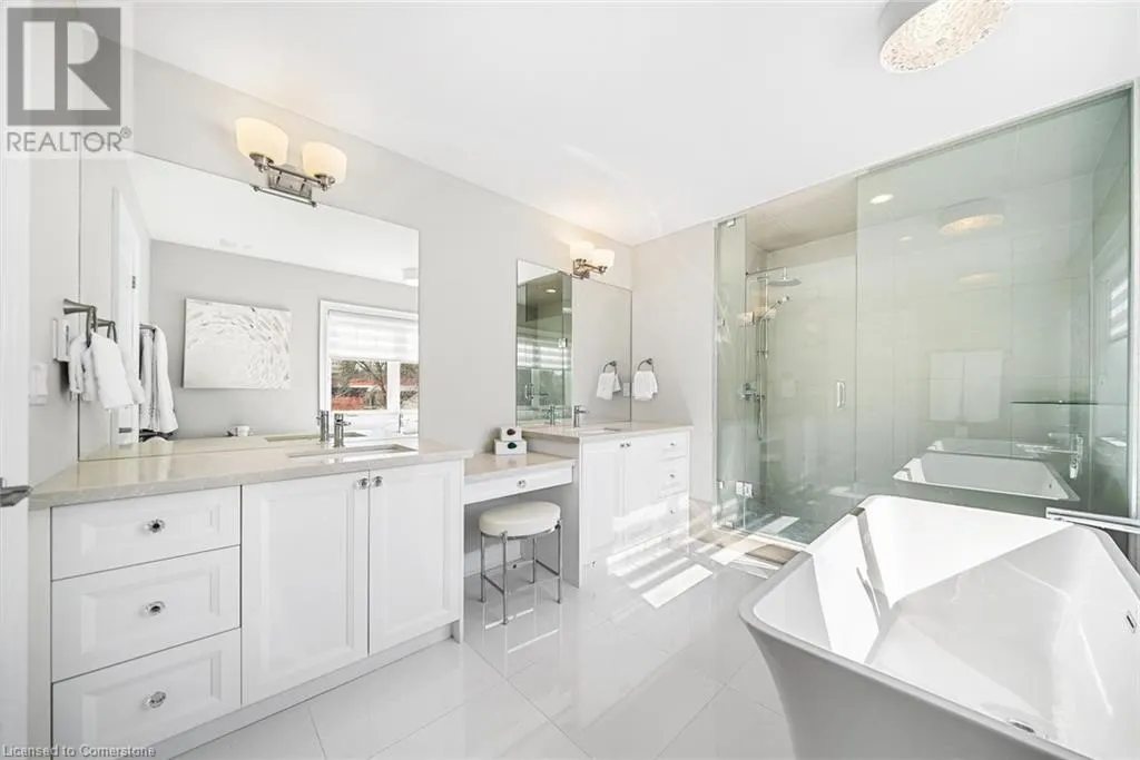 114 WATERVIEW Common