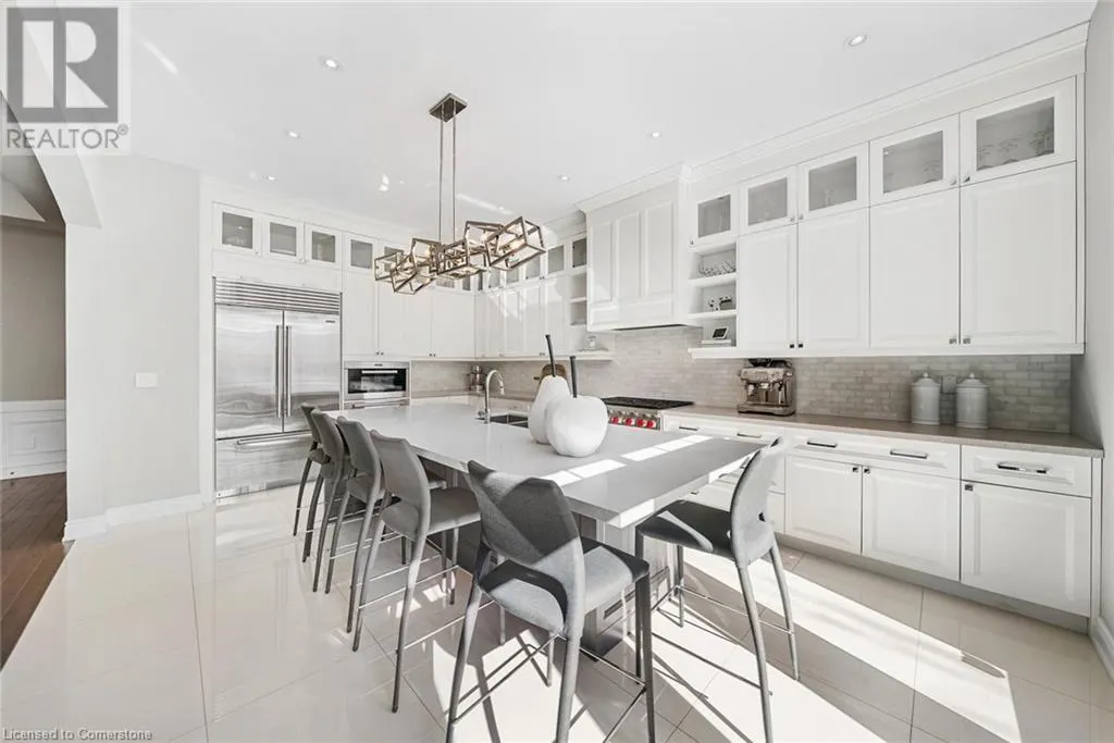 114 WATERVIEW Common