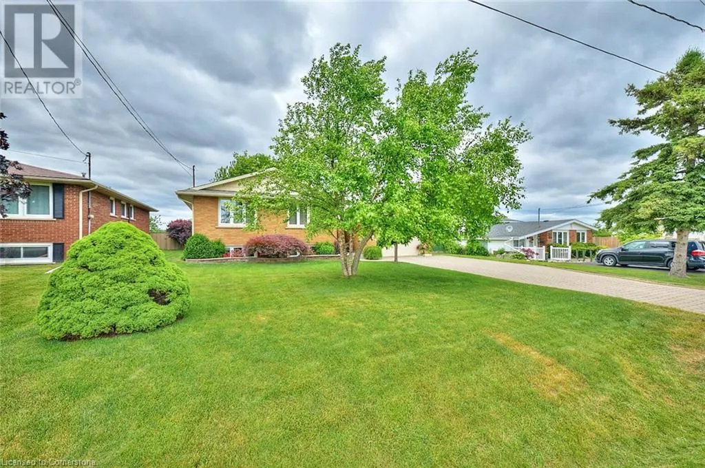 17 OAKES Road N