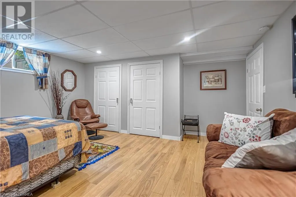 156 ST JOHNS Road W