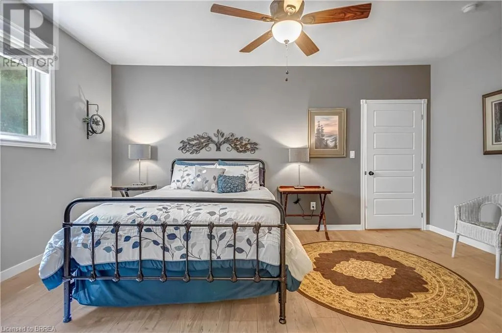 156 ST JOHNS Road W