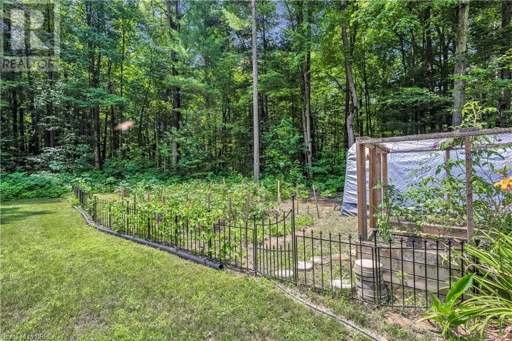 156 ST JOHNS Road W