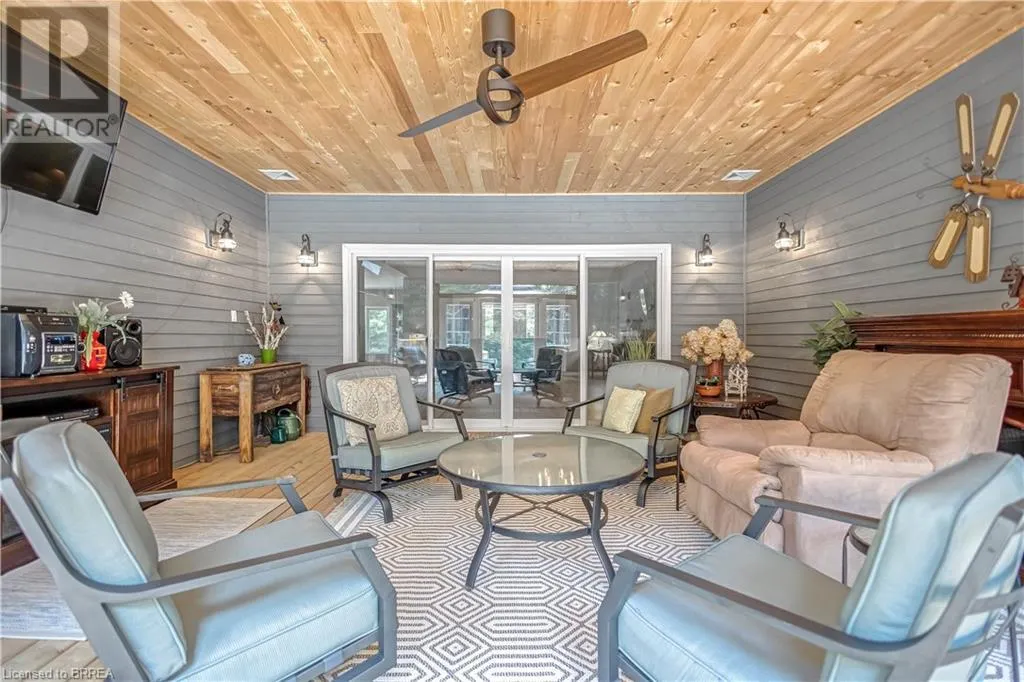 156 ST JOHNS Road W