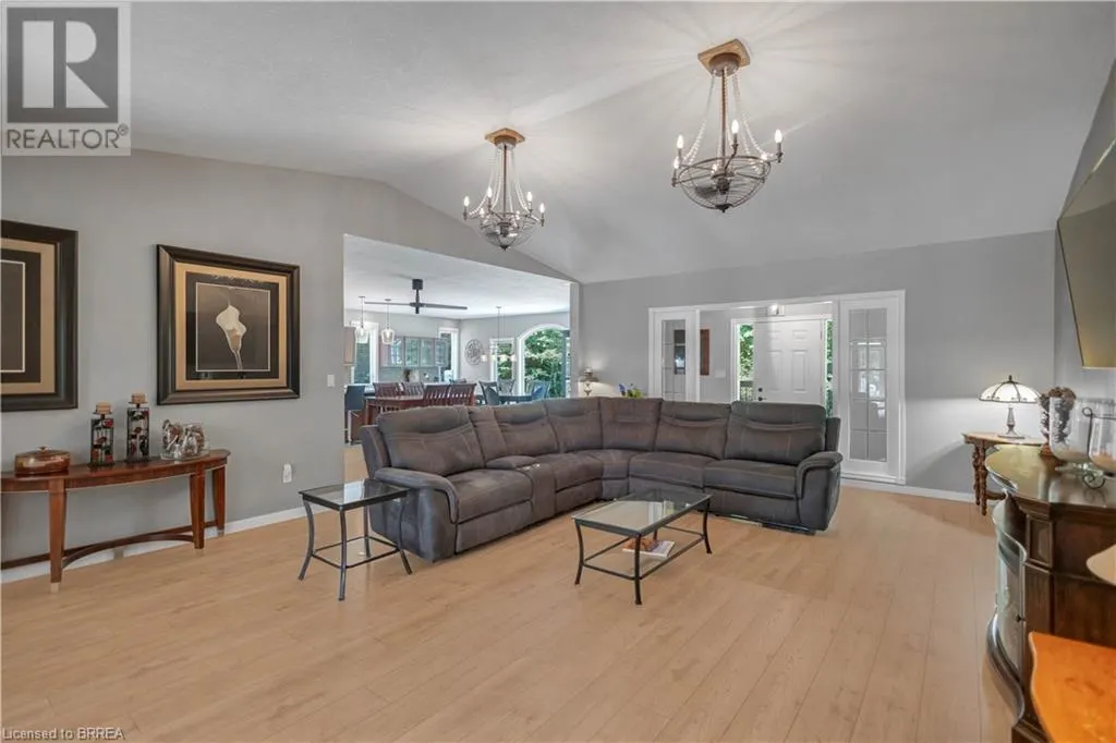 156 ST JOHNS Road W