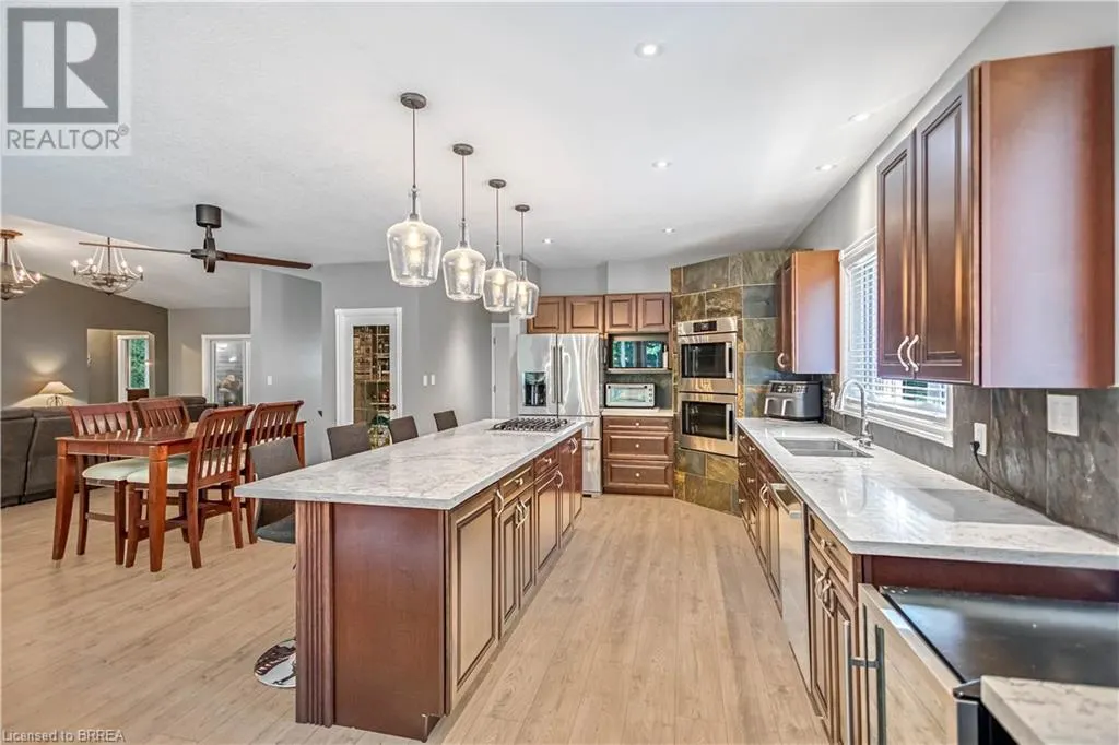 156 ST JOHNS Road W