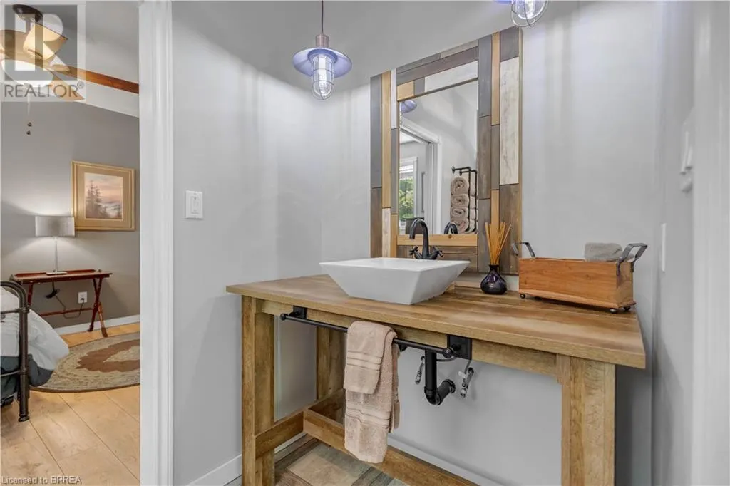 156 ST JOHNS Road W