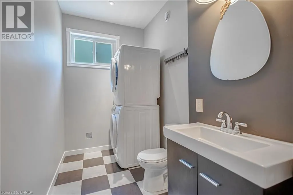 156 ST JOHNS Road W