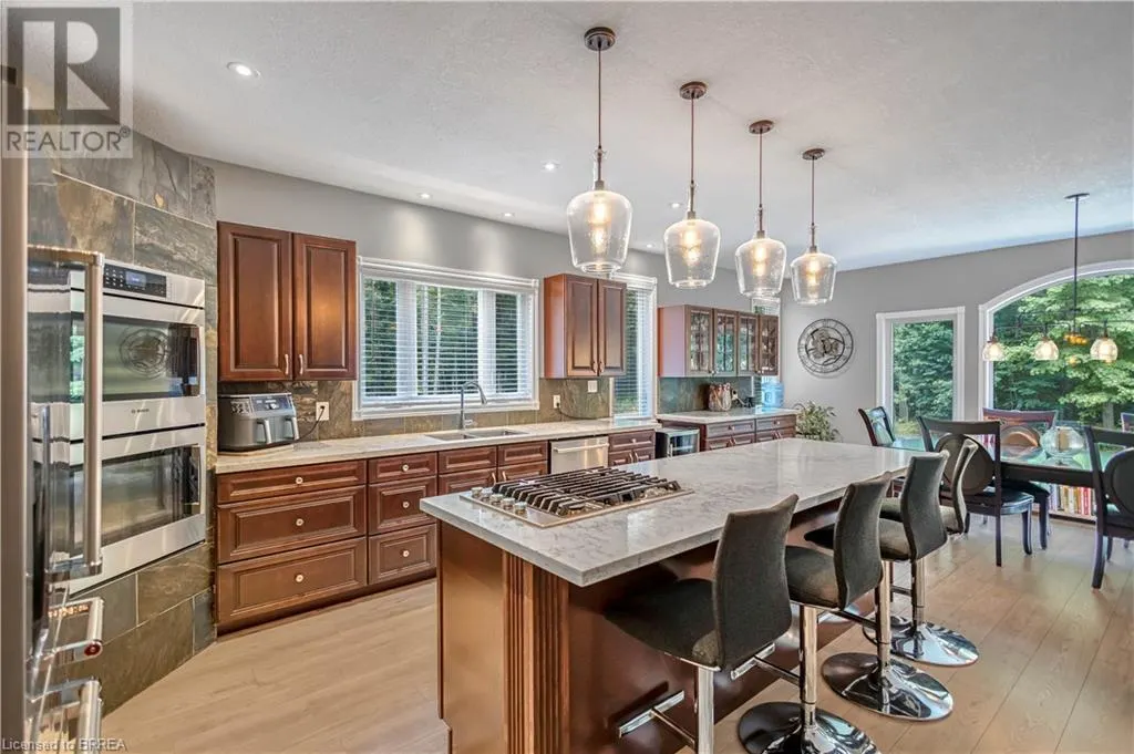 156 ST JOHNS Road W