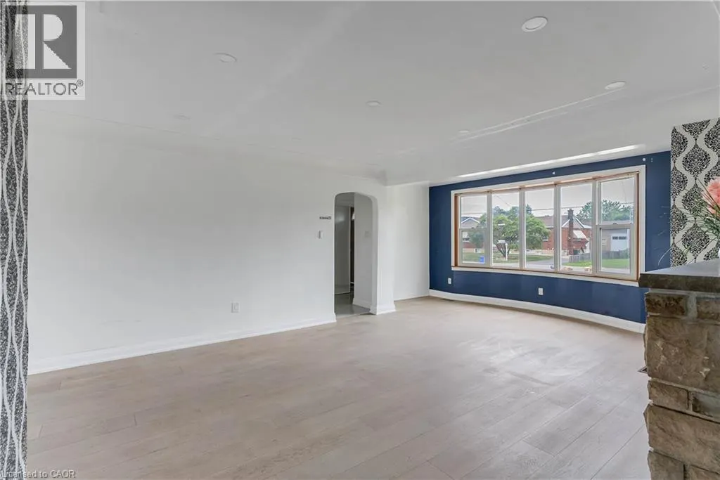 93 CORMAN Avenue