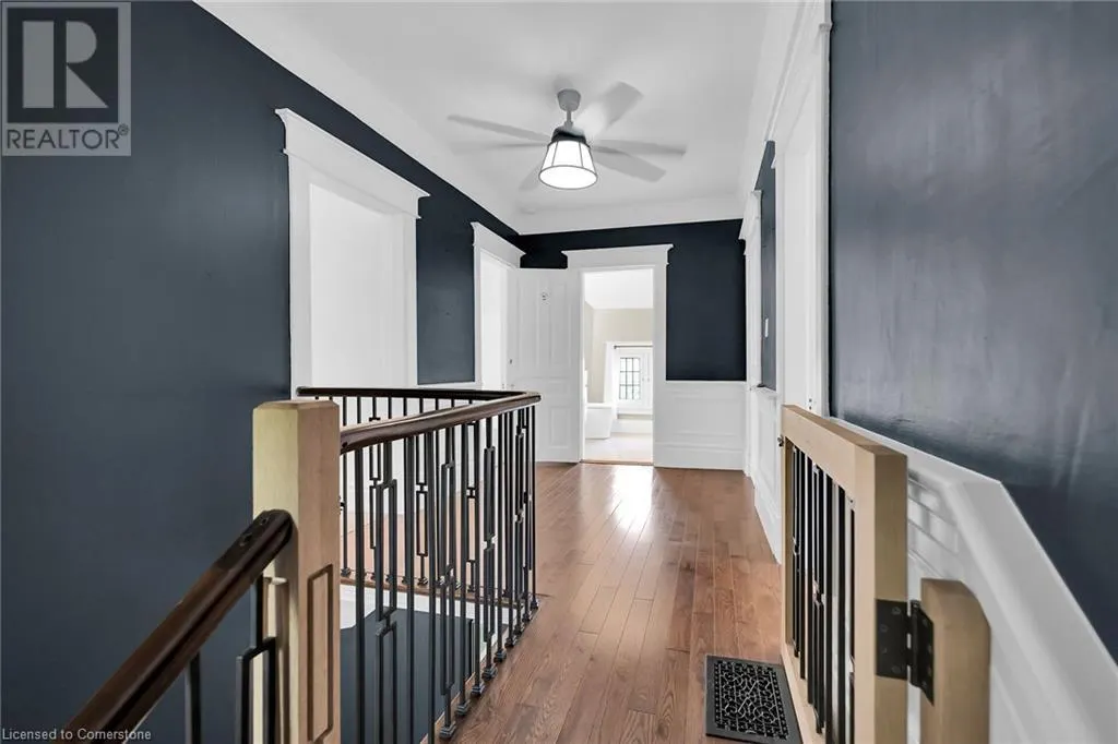 14 ROBINSON Street S