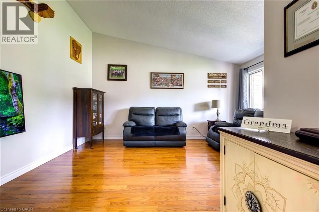 10 GLEN ABBEY Court