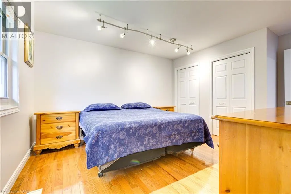 10 GLEN ABBEY Court