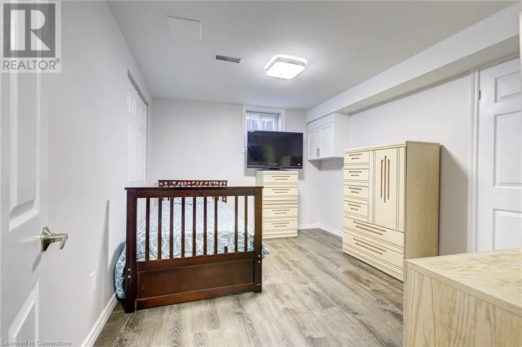 10 GLEN ABBEY Court