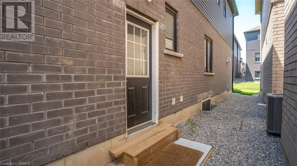 55 HITCHMAN Street