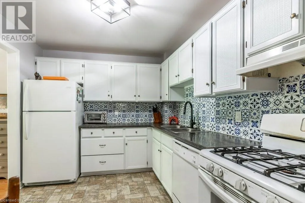 109 WILSON Street W Unit# 14, #14