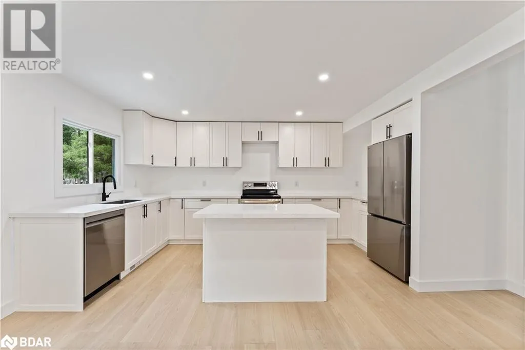 47 SANDSPRINGS Crescent