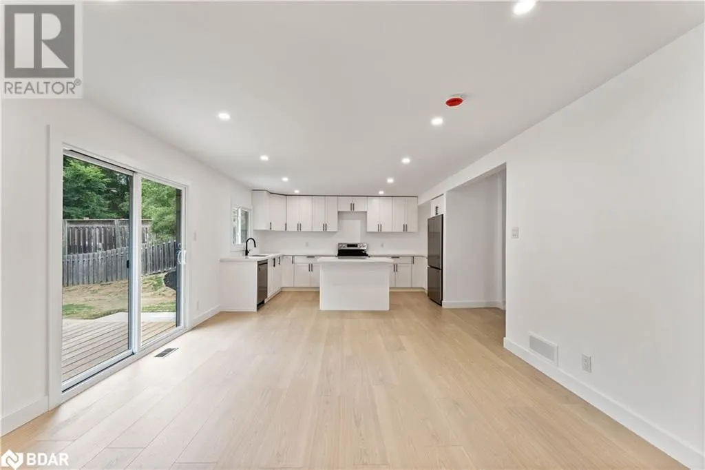 47 SANDSPRINGS Crescent