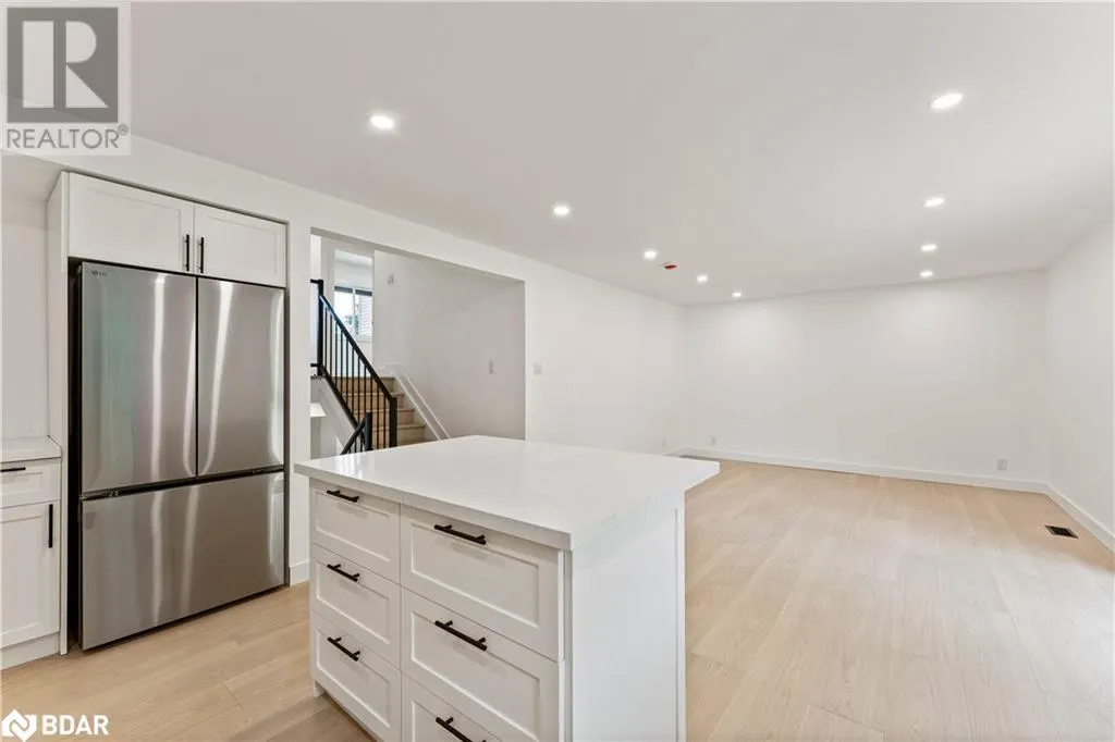 47 SANDSPRINGS Crescent