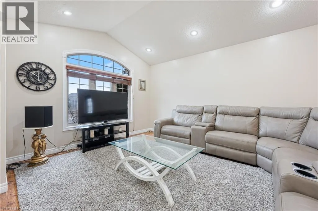 332 DUNCOMBE Road