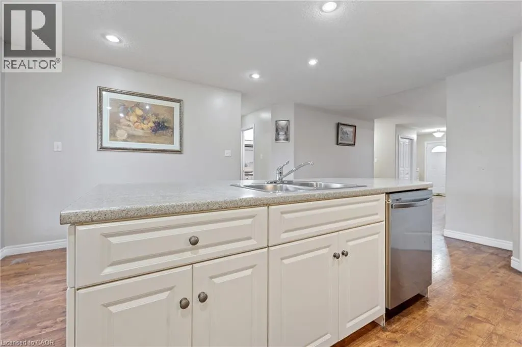 332 DUNCOMBE Road