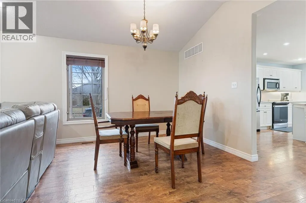 332 DUNCOMBE Road