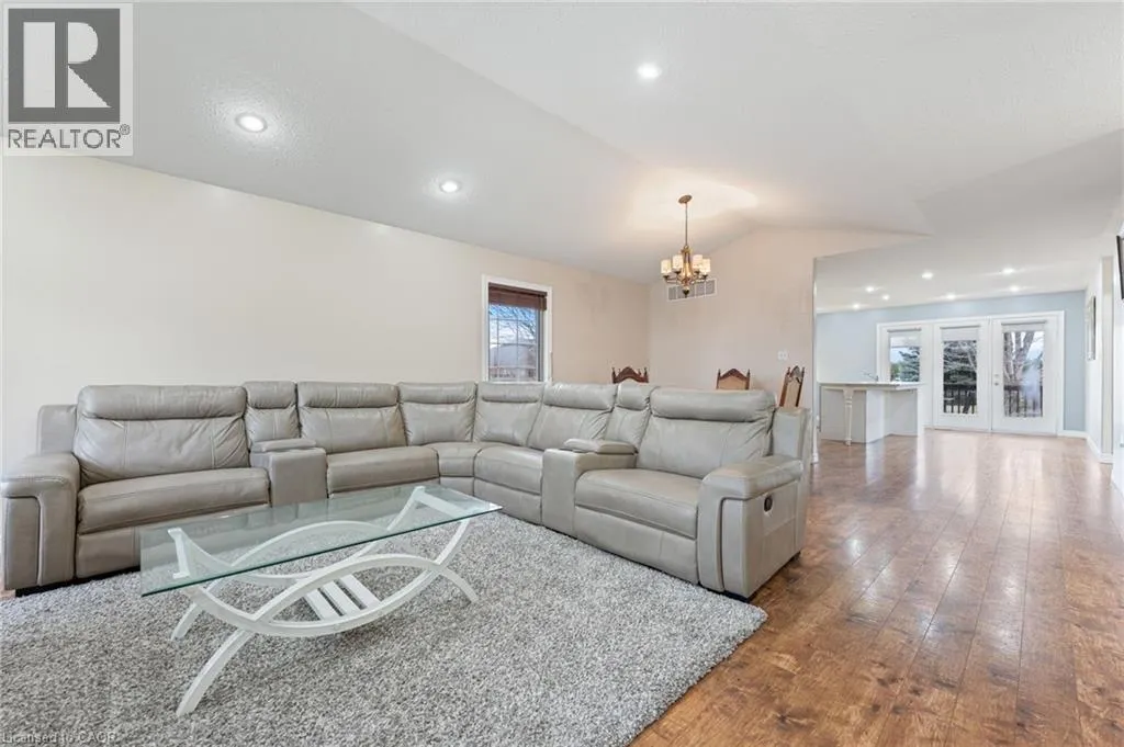 332 DUNCOMBE Road