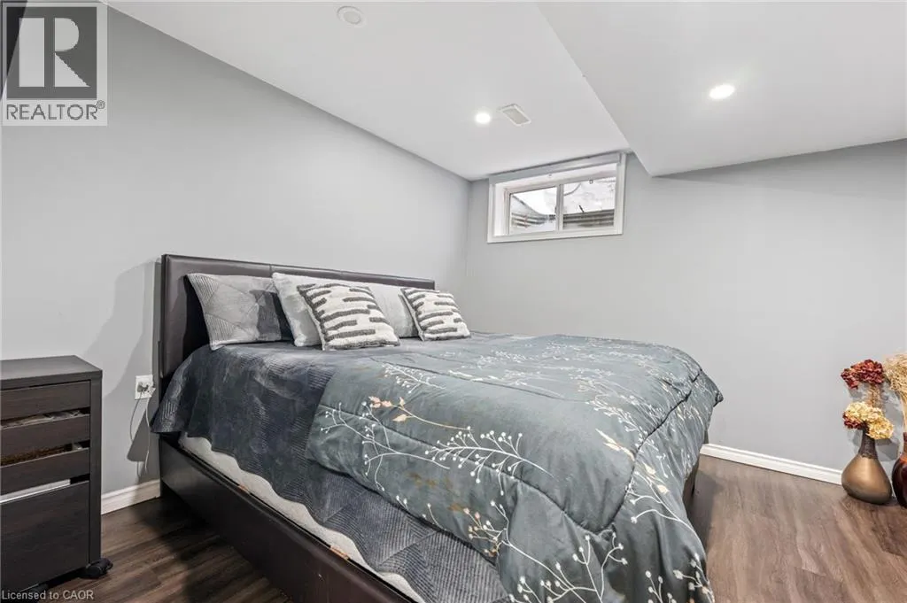 332 DUNCOMBE Road