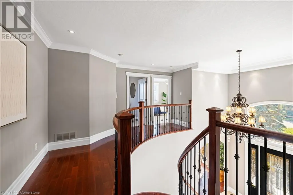 16 SEIFERT Court