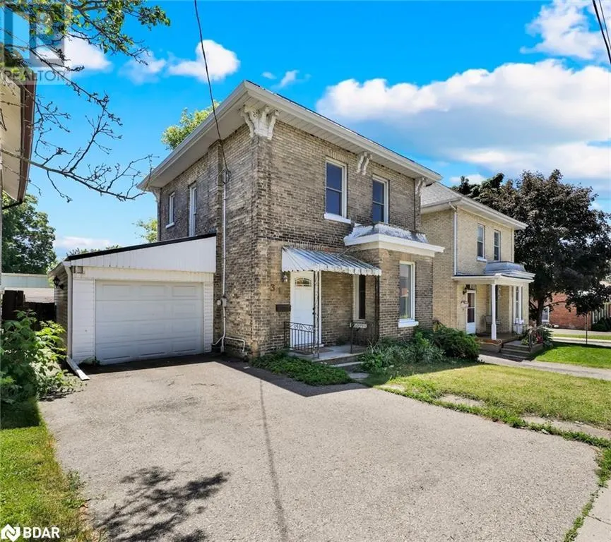 318 SIMCOE Street