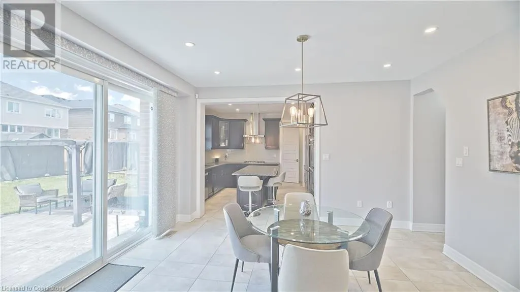 24 PICKETT Place