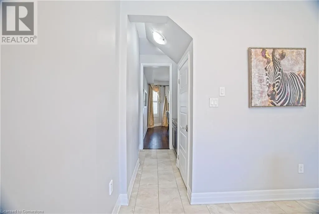 24 PICKETT Place