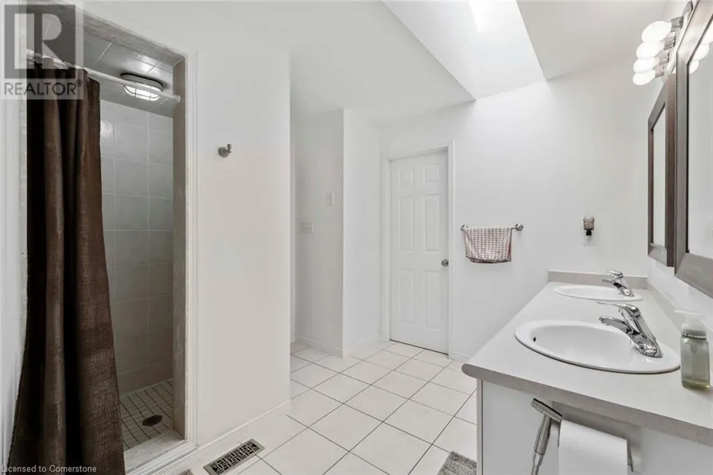 9 LAKESHORE Road Unit# 2, #2