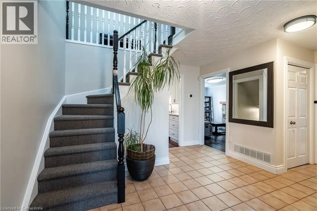 41 HEARTHSIDE Crescent