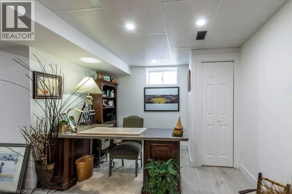 747 GARDEN COURT Crescent
