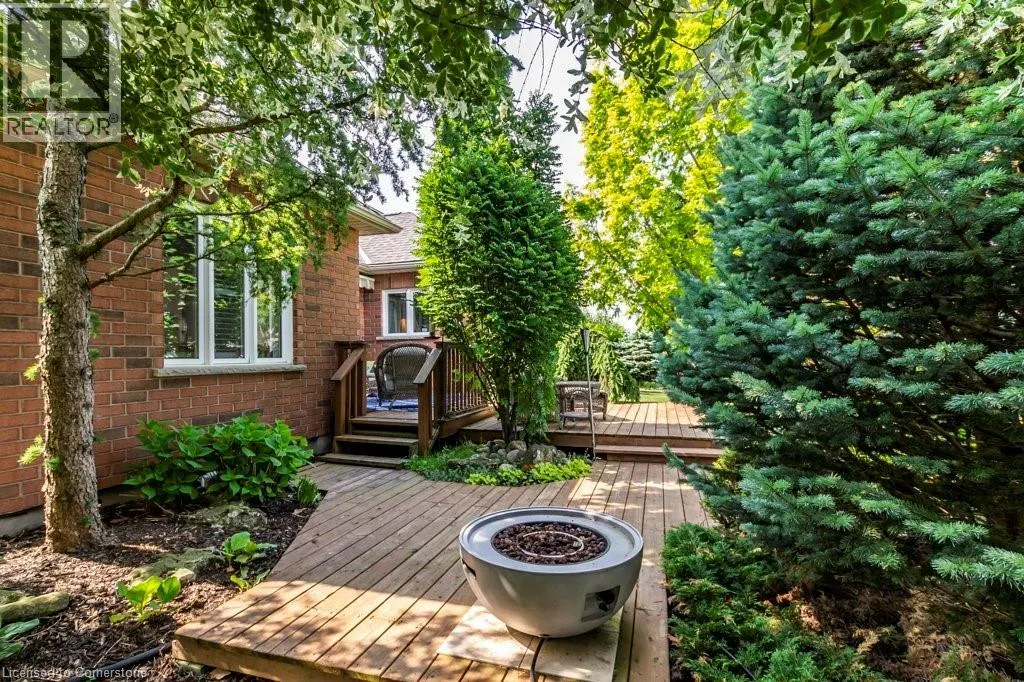 747 GARDEN COURT Crescent