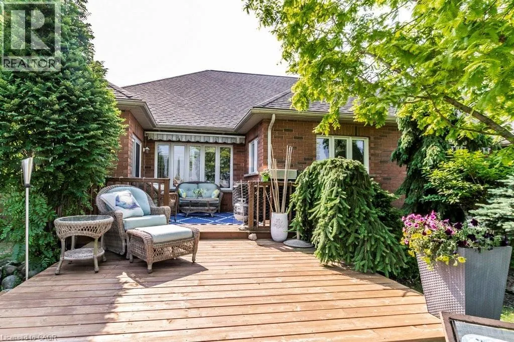 747 GARDEN COURT Crescent