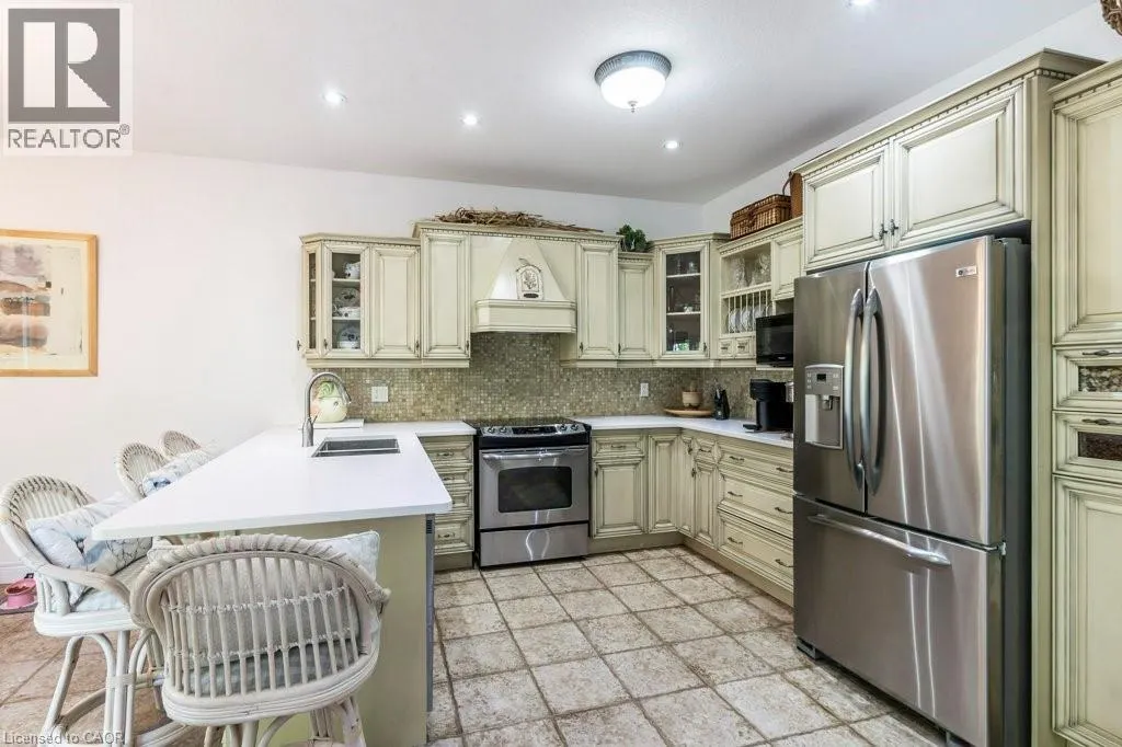747 GARDEN COURT Crescent