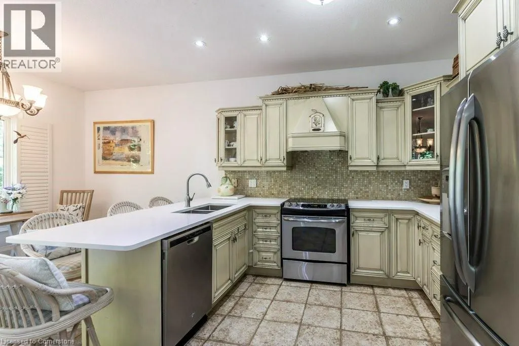747 GARDEN COURT Crescent