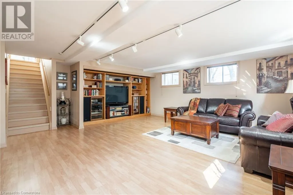 50 HENLEY Drive