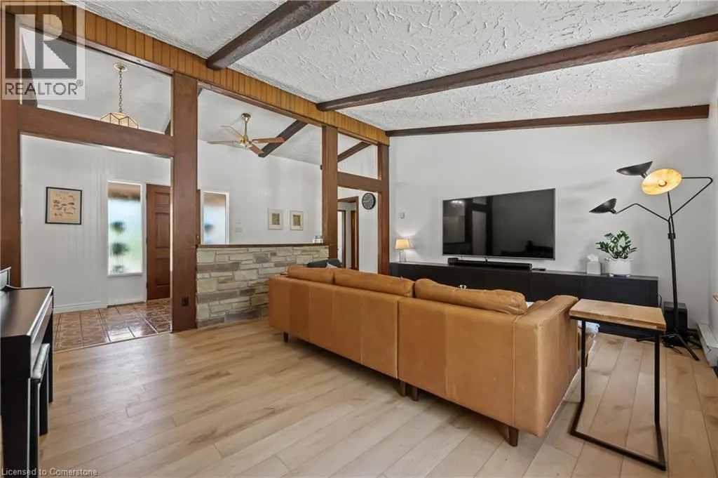 105 GRANDVIEW Drive