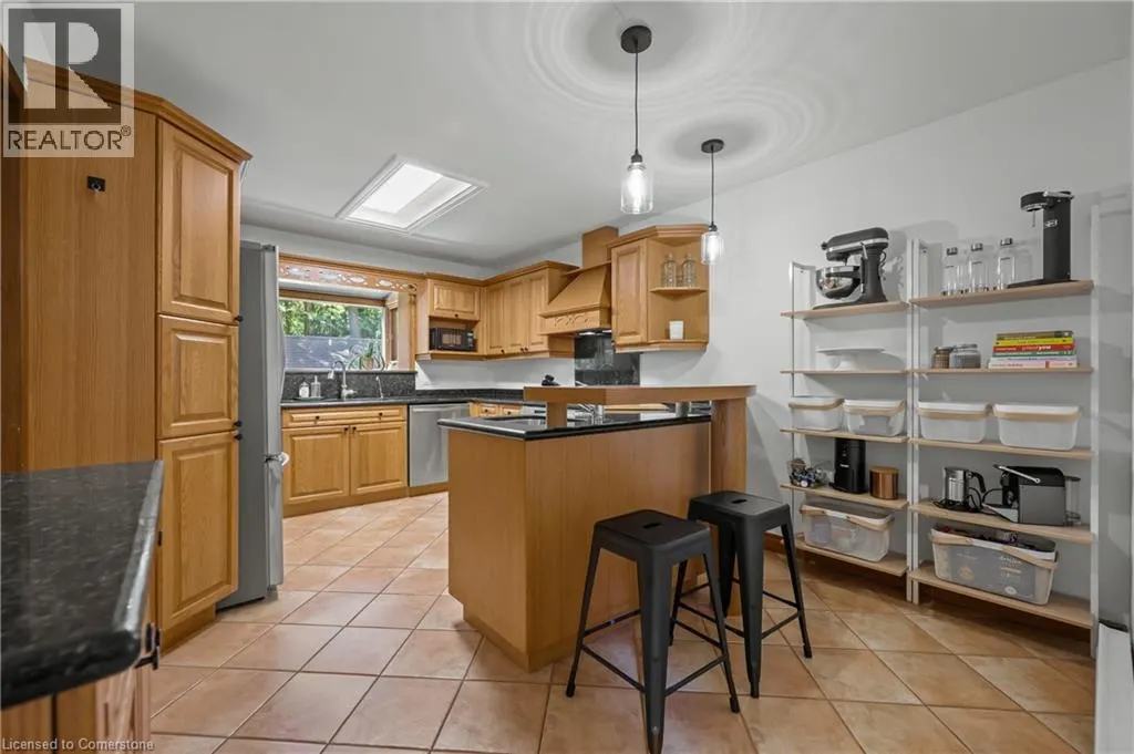 105 GRANDVIEW Drive